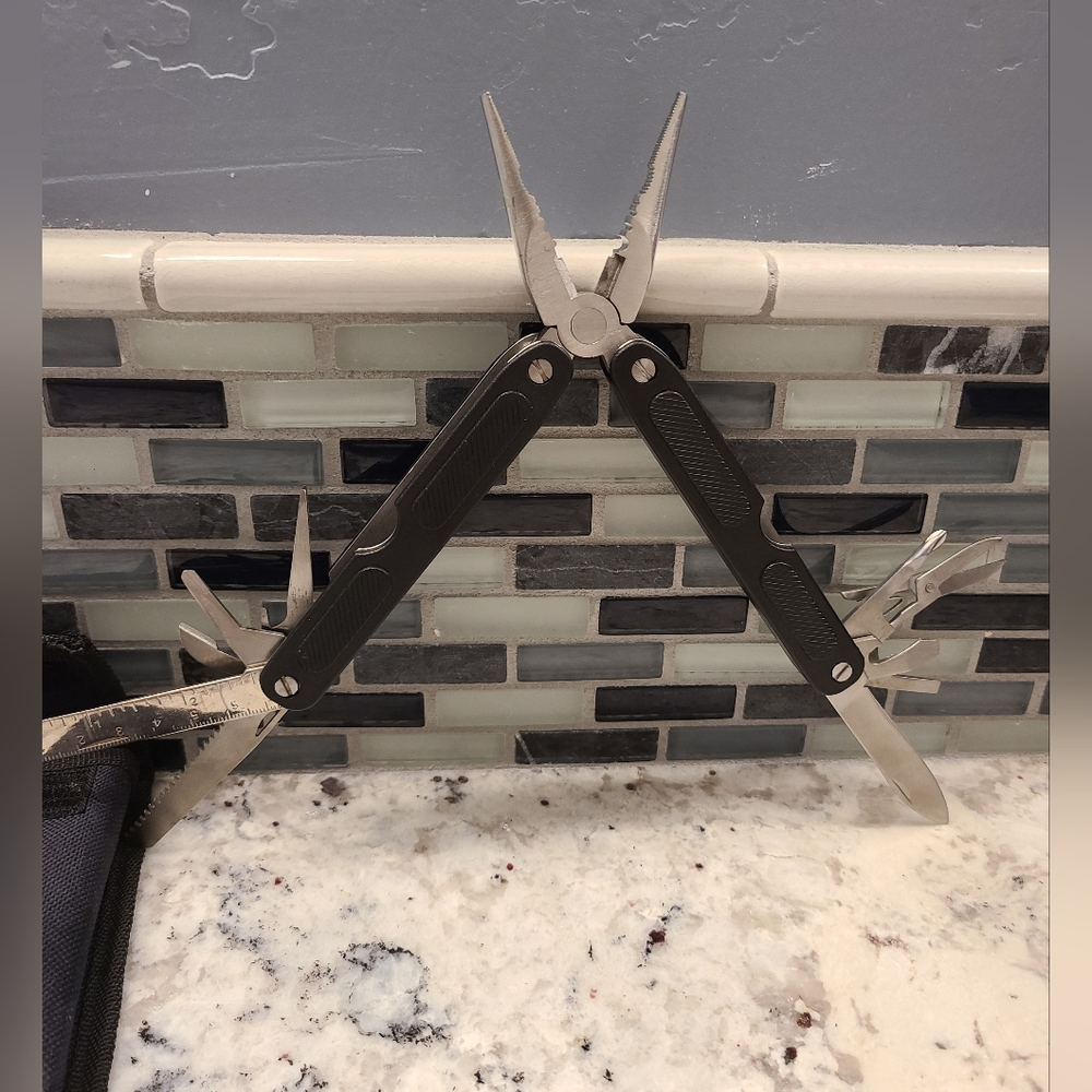 Northwest Territory Multi-Tool with Black Handle